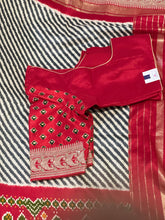 Load image into Gallery viewer, Light gray strips with red digital print embroidery border Saree with Stitched Blouse