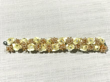 Load image into Gallery viewer, White color Roses and pearls Hair Vine