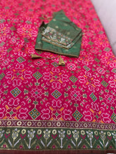 Load image into Gallery viewer, Pink color Patola Print soft silk saree