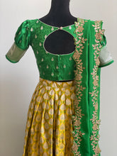 Load image into Gallery viewer, Green Banaras Half saree Set