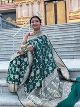 Load image into Gallery viewer, Dark Green color pure Banaras silk saree

