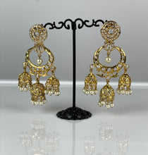 Load image into Gallery viewer, Kundan Earrings with 3 jhumkas 1 Gram 04
