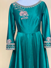 Load image into Gallery viewer, Dark green raw Silk Dress with Black Banarasi Dupatta
